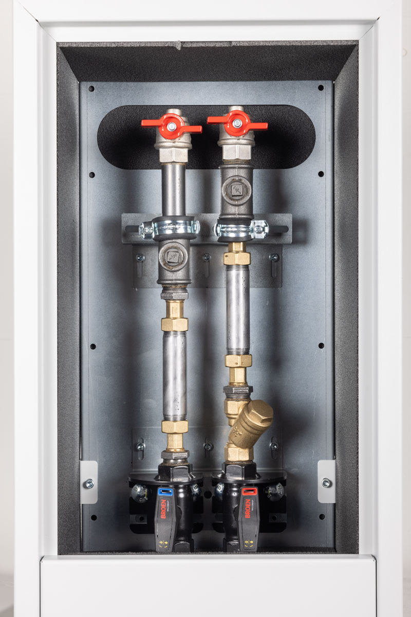 Skab væghængt H775 B380 D250 mm. RAL7035 - målerinstallation - Kompositlåge - Broen DN20 m/m