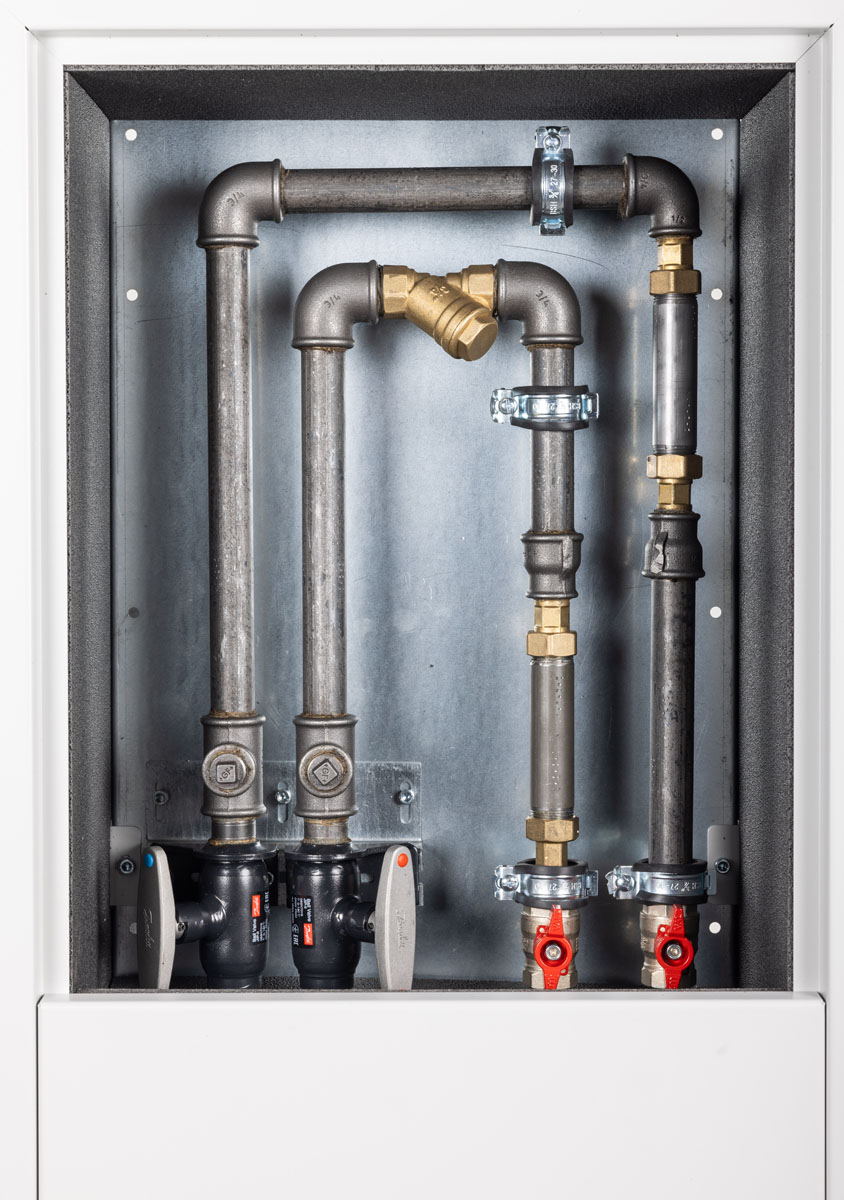 Skab væghængt H775 B480 D250 mm. RAL7035 - kælder/målerinstallation - Danfoss Twinrør DN20 m/m